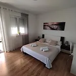 公寓 Zunabovic 特罗吉尔