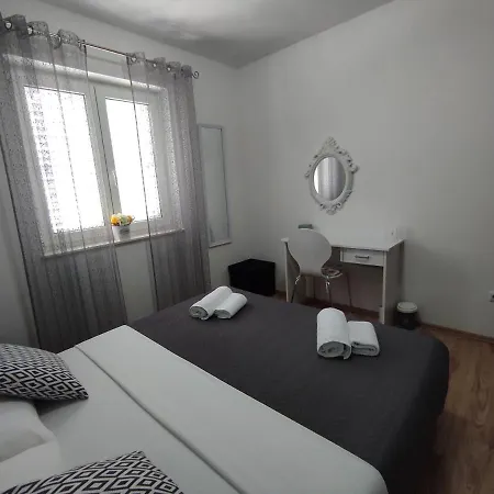 Zunabovic Apartman *