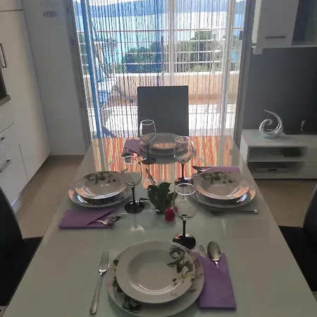 Zunabovic * Трогір